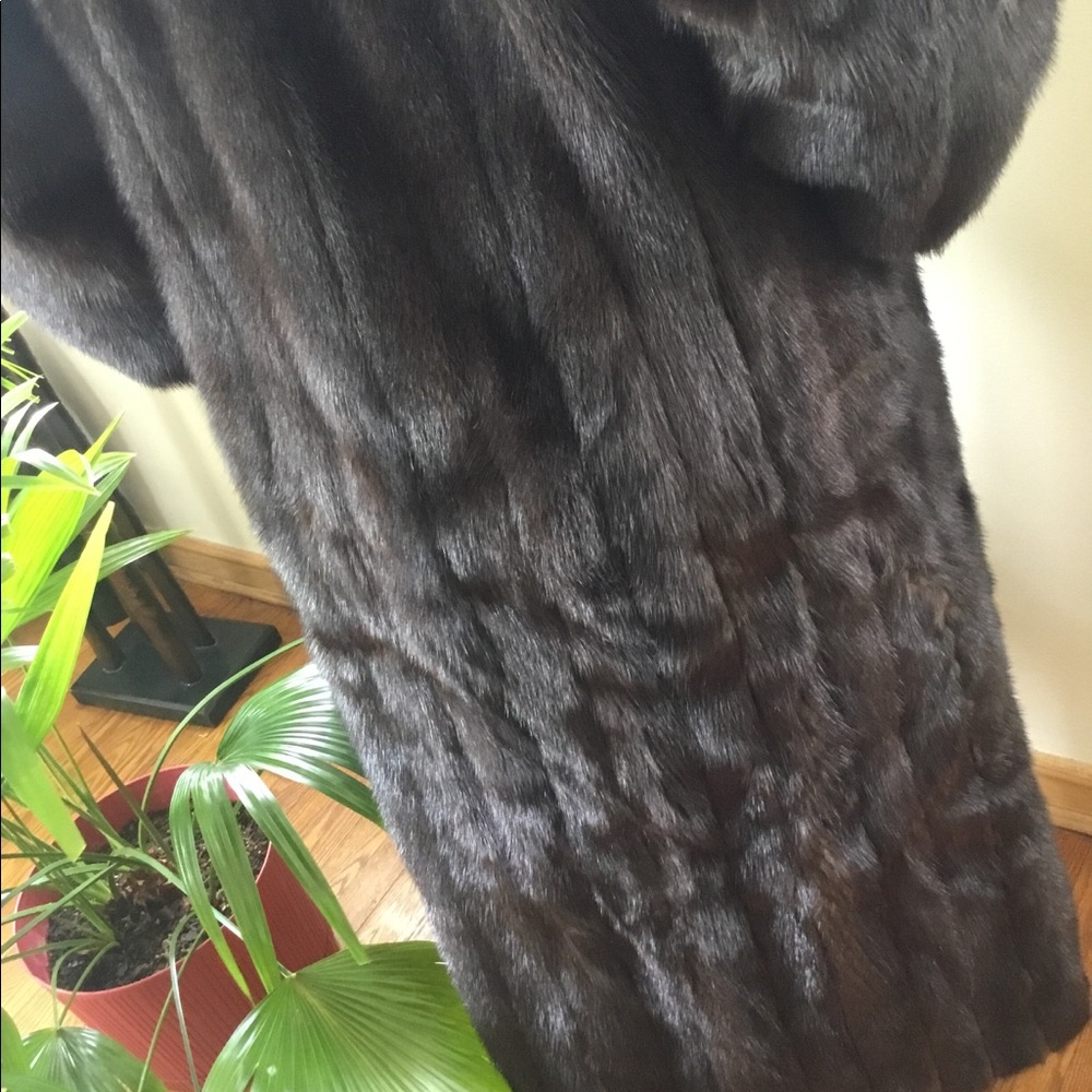 ELEGANT AUTHENTIC MINK FUR COAT
